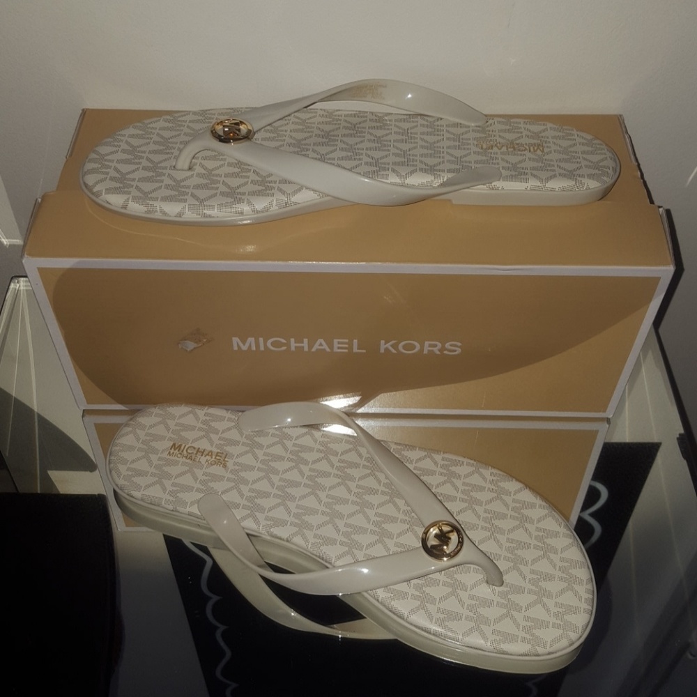 BRAND NEW MICHAEL MICHAEL KORS JET SET JELLY